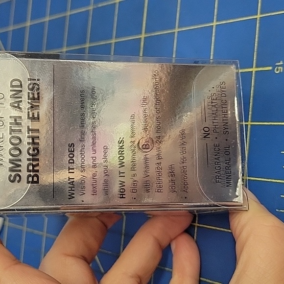 OLAY Eyes Retinol 24 Night Eye Cream 15ml New - Picture 2 of 4